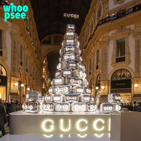 albero di natale gucci milano costo|Albero di Natale Gucci a Milano: il costo e le polemiche .